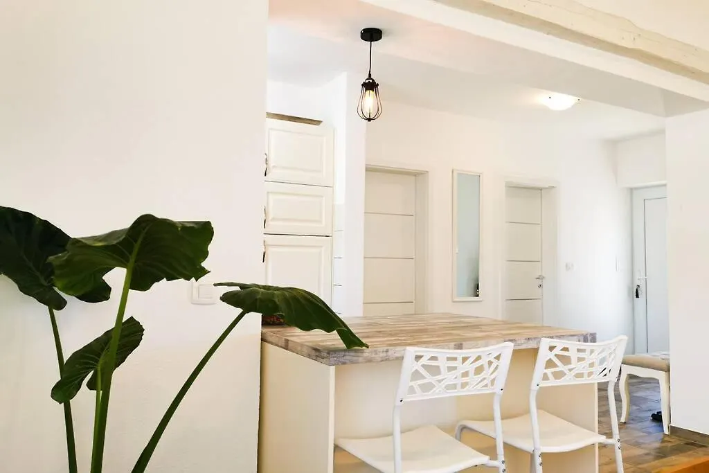 House Diana - Heated Swimming Pool And Jacuzzi Villa Vir