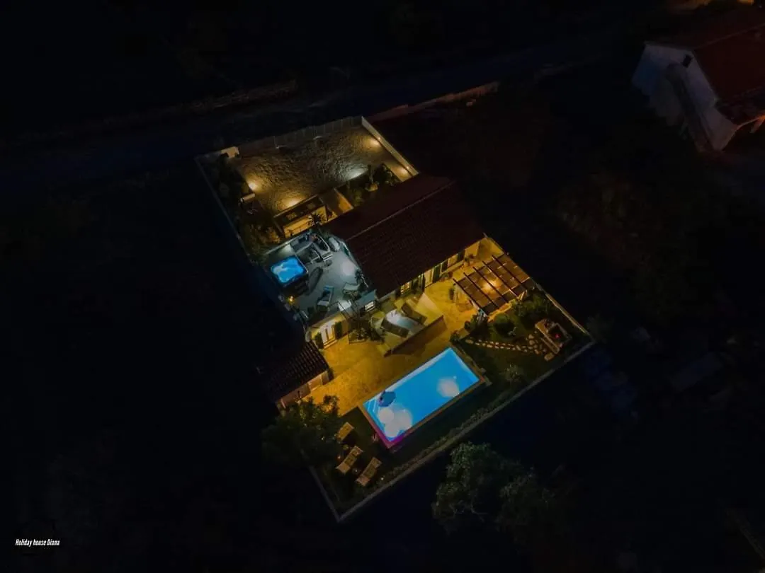 House Diana - Heated Swimming Pool And Jacuzzi Villa Vir