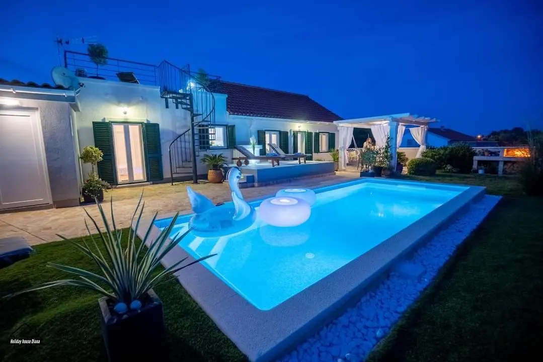 House Diana - Heated Swimming Pool And Jacuzzi Villa Vir