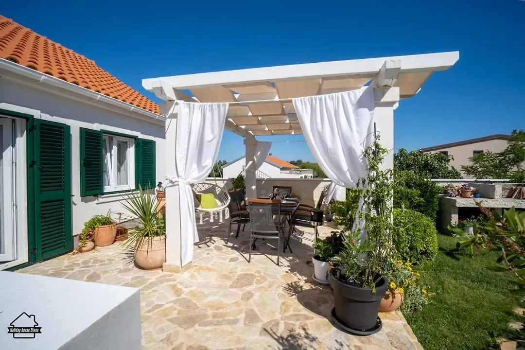 House Diana - Heated Swimming Pool And Jacuzzi Villa Vir