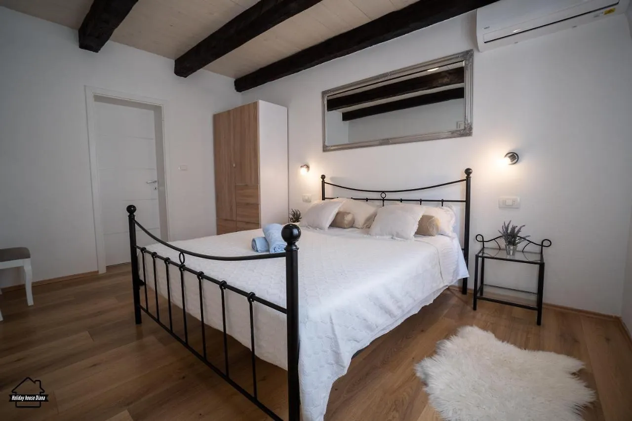 House Diana - Heated Swimming Pool And Jacuzzi Villa Vir 0*,