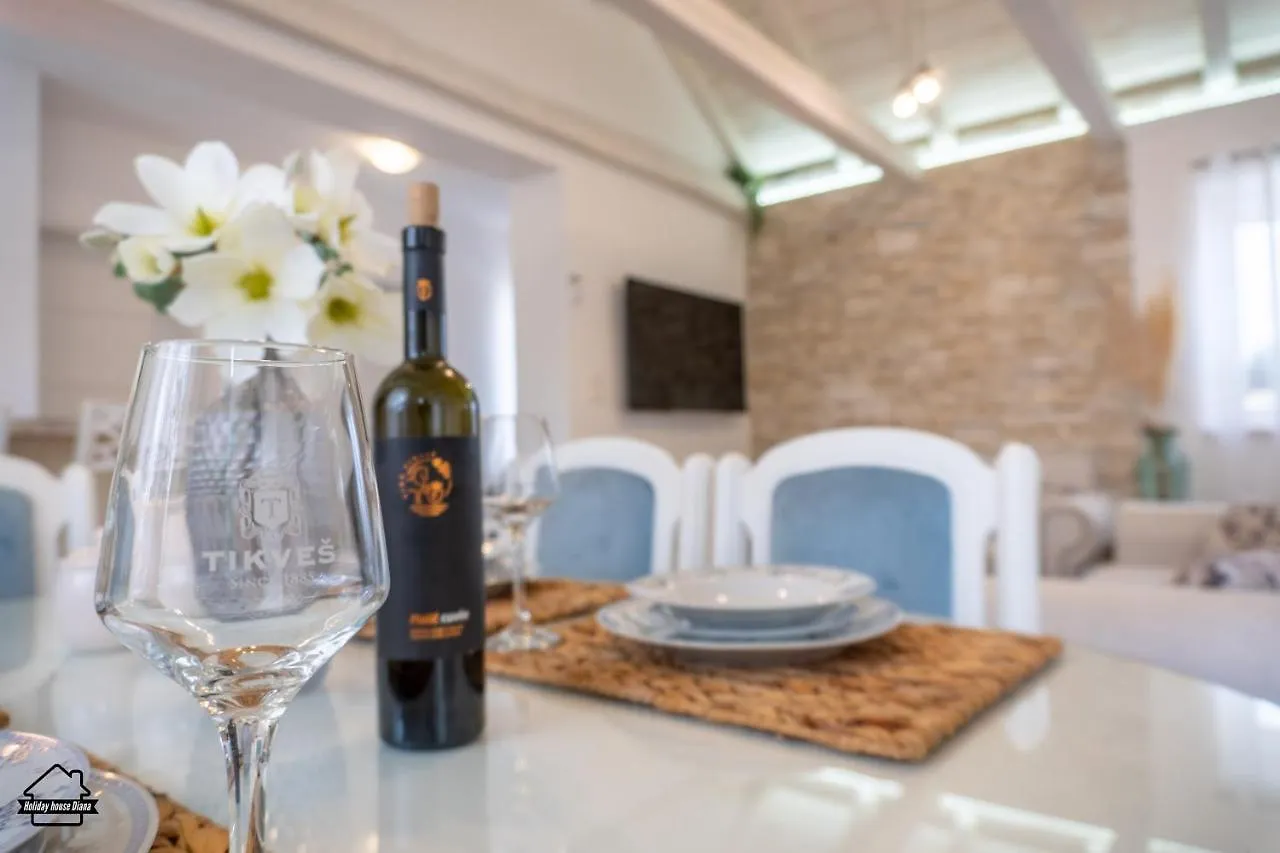 House Diana - Heated Swimming Pool And Jacuzzi Villa Vir 0*,  Croatia